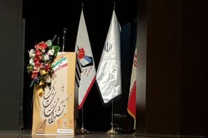 تقدیر از ۳۶ دانش‌آموز به نیابت از ۳۶ هزار دانش‌آموز شهید در اختتامیه جشنواره 《نامه‌ای به یک شهید》