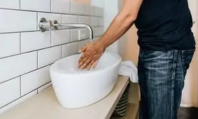 بهداشت شخصی فرانسوی‌ها؛ از عدم تعویض لباس زیر تا نشستن دست‌ها