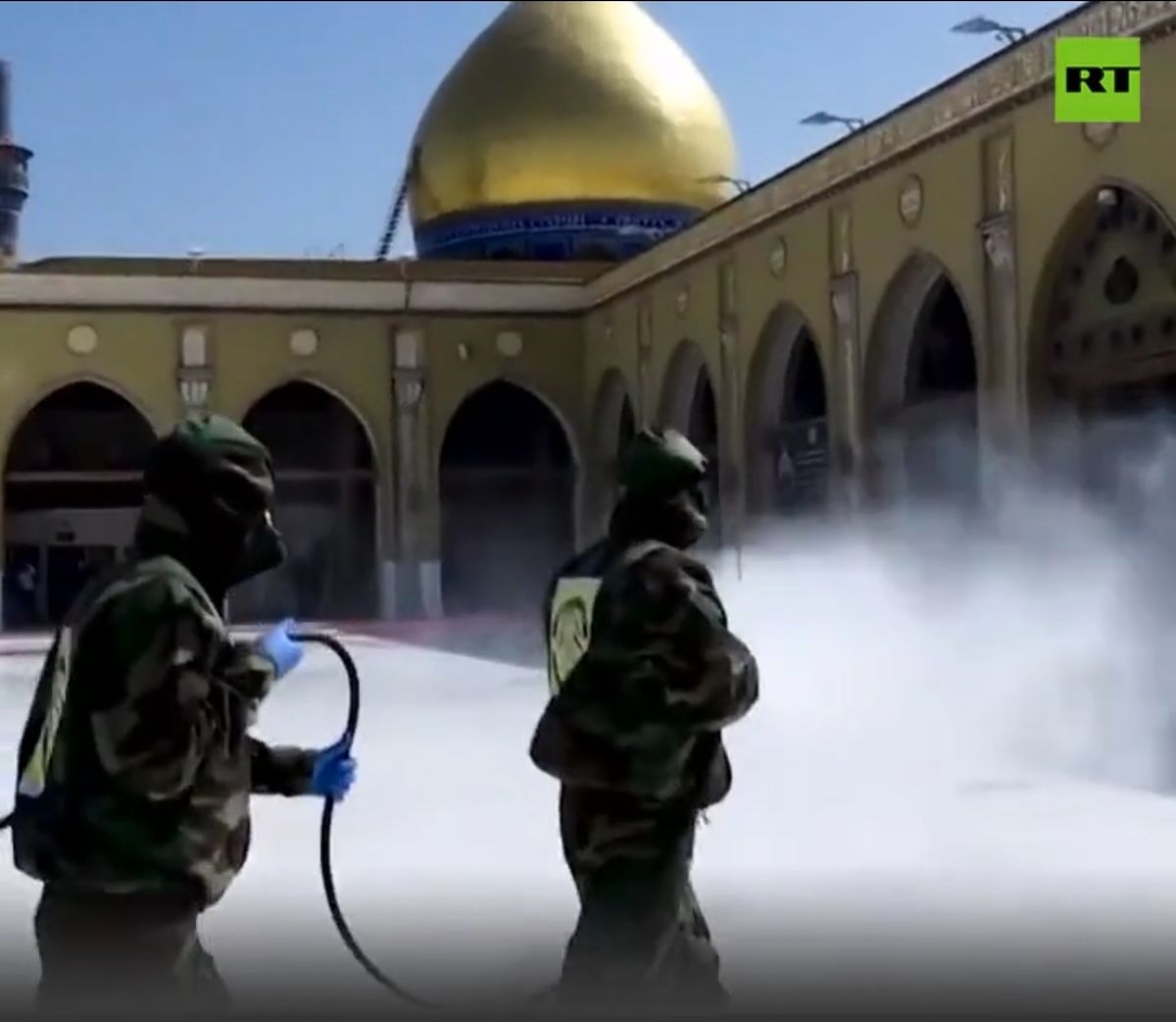 فیلم| ضدعفونی کردن مسجد کوفه در عراق