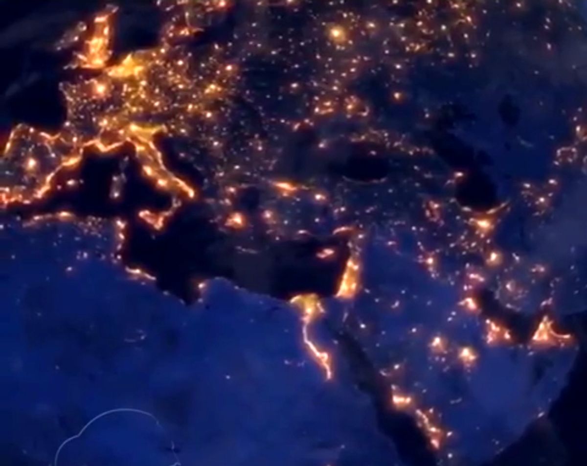 فیلم حیرت‌انگیزی از کره زمین در شب