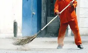 پاکبان‌ها هم در معرض خطرند، پسماندهای بهداشتی را در شهر رها نکنید