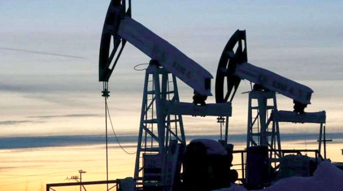 کشمکش عربستان و روسیه بر سر کاهش بیشتر تولید نفت