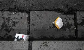 وبا تا کرونا؛ از حمام عمومی تا دستکش‌های رهاشده