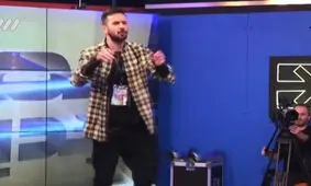 ببینید| درآوردن ادای نوید محمدزاده در برنامه عصر جدید