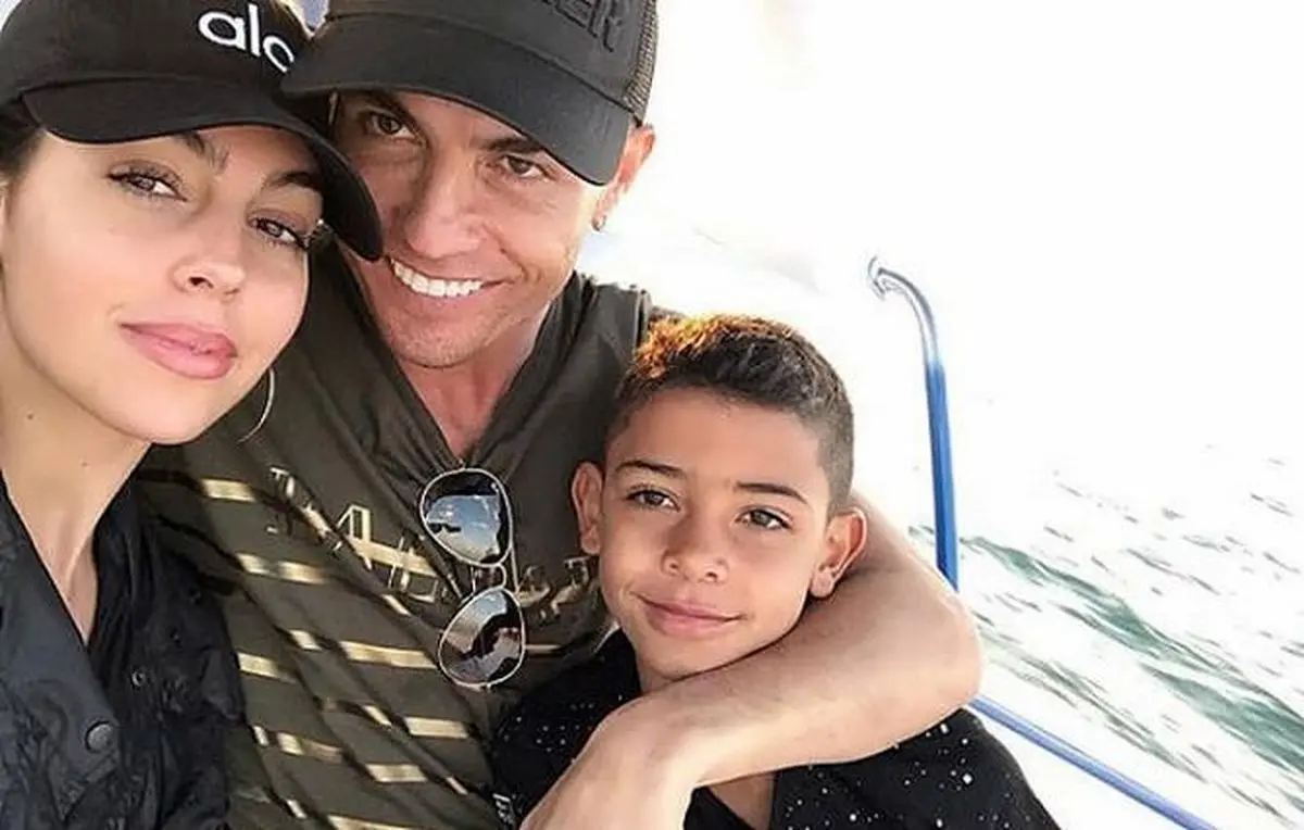 عکس قرنطینه فوق لاکچری رونالدو و خانواده‌اش!