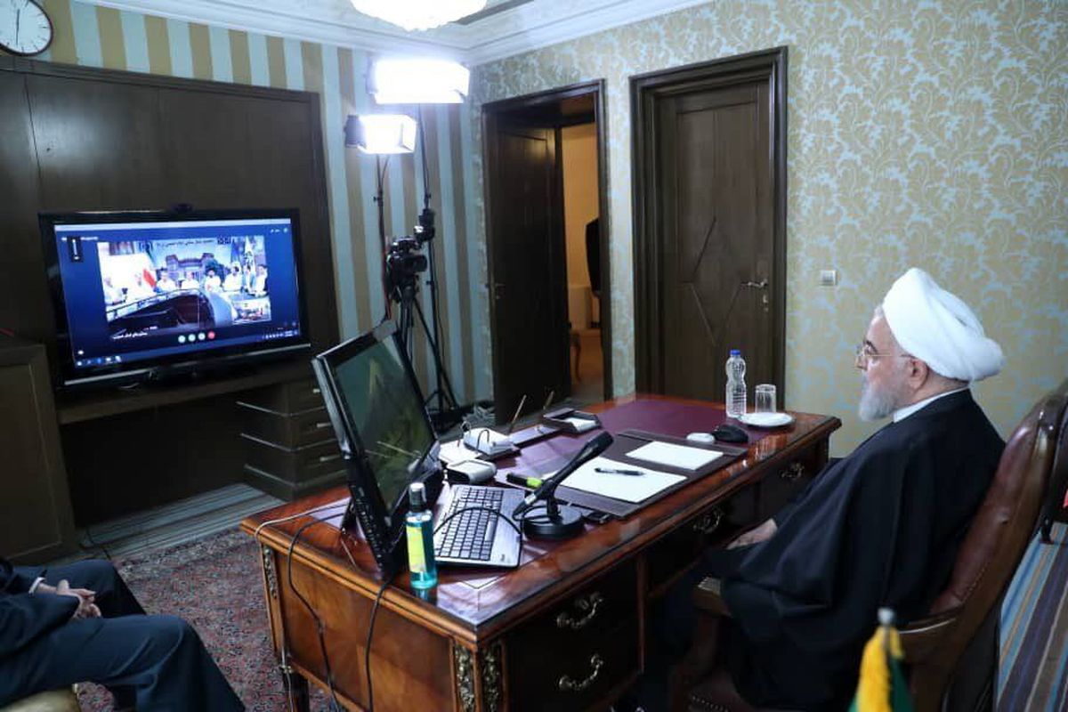 گفت‌وگوی ویدئوکنفرانسی روحانی با کادر درمانی بیمارستان امام خمینی