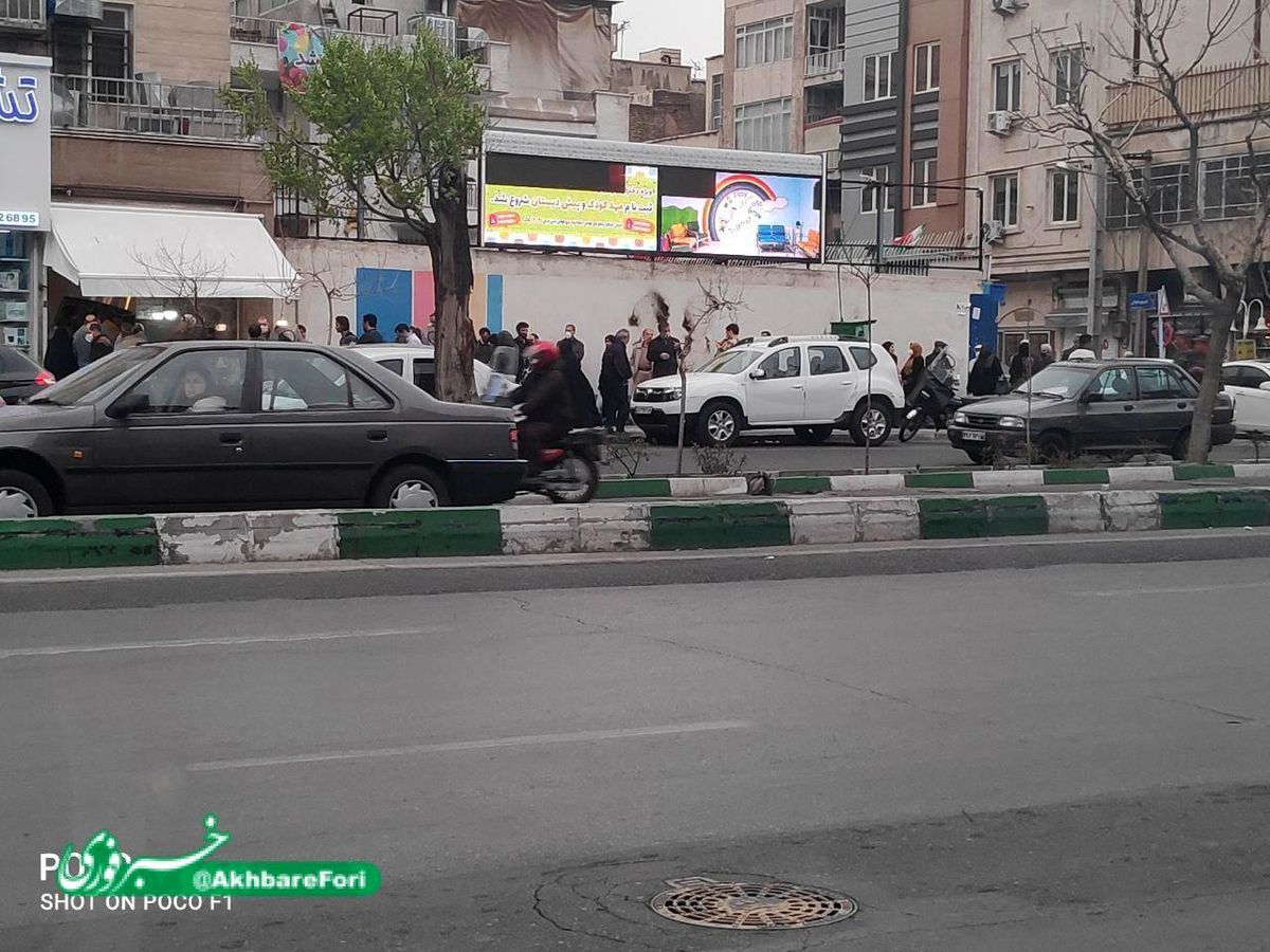 ازدحام صف نانوایی در شرق تهران
