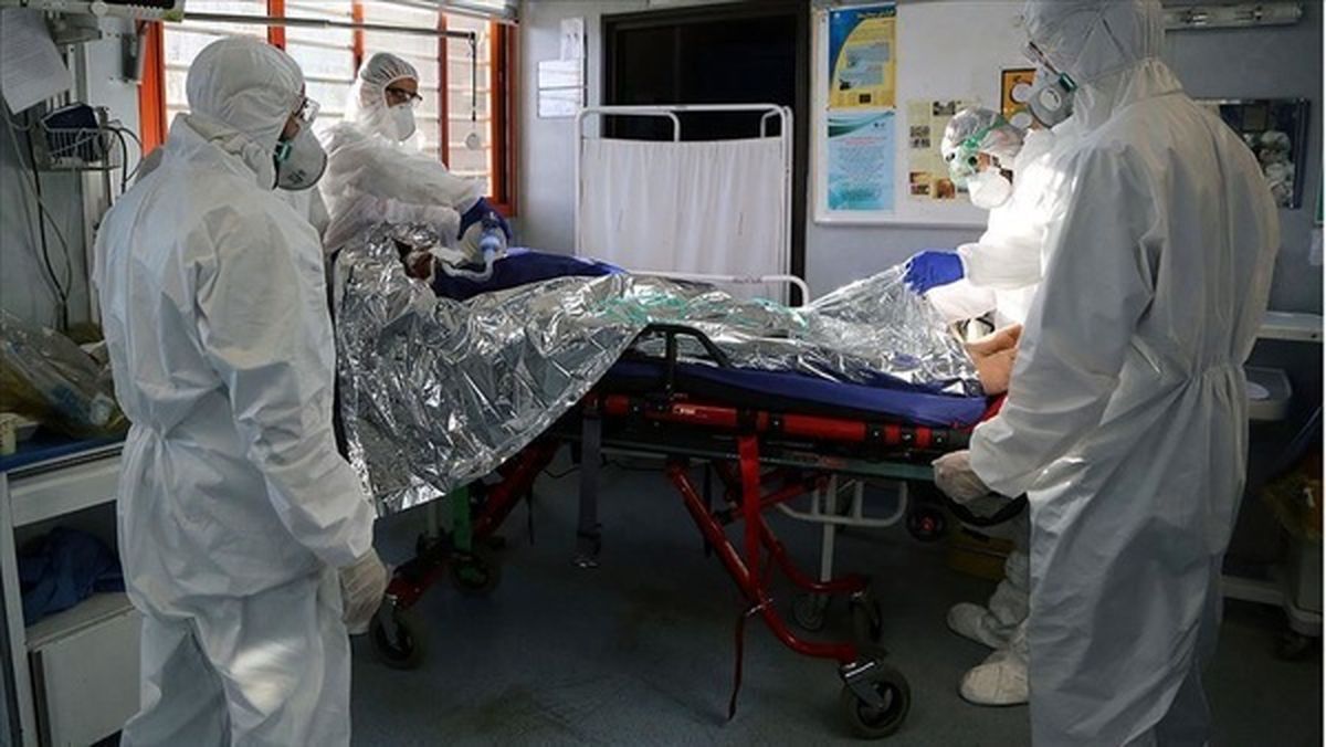 تاکنون 10 نفر بر اثر بیماری کرونا در اردستان فوت کردند