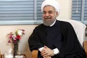 فیلم / شوخی روحانی در مراسم قرعه‌کشی قبل از آغاز مناظره که با خنده حاضرین مواجه شد