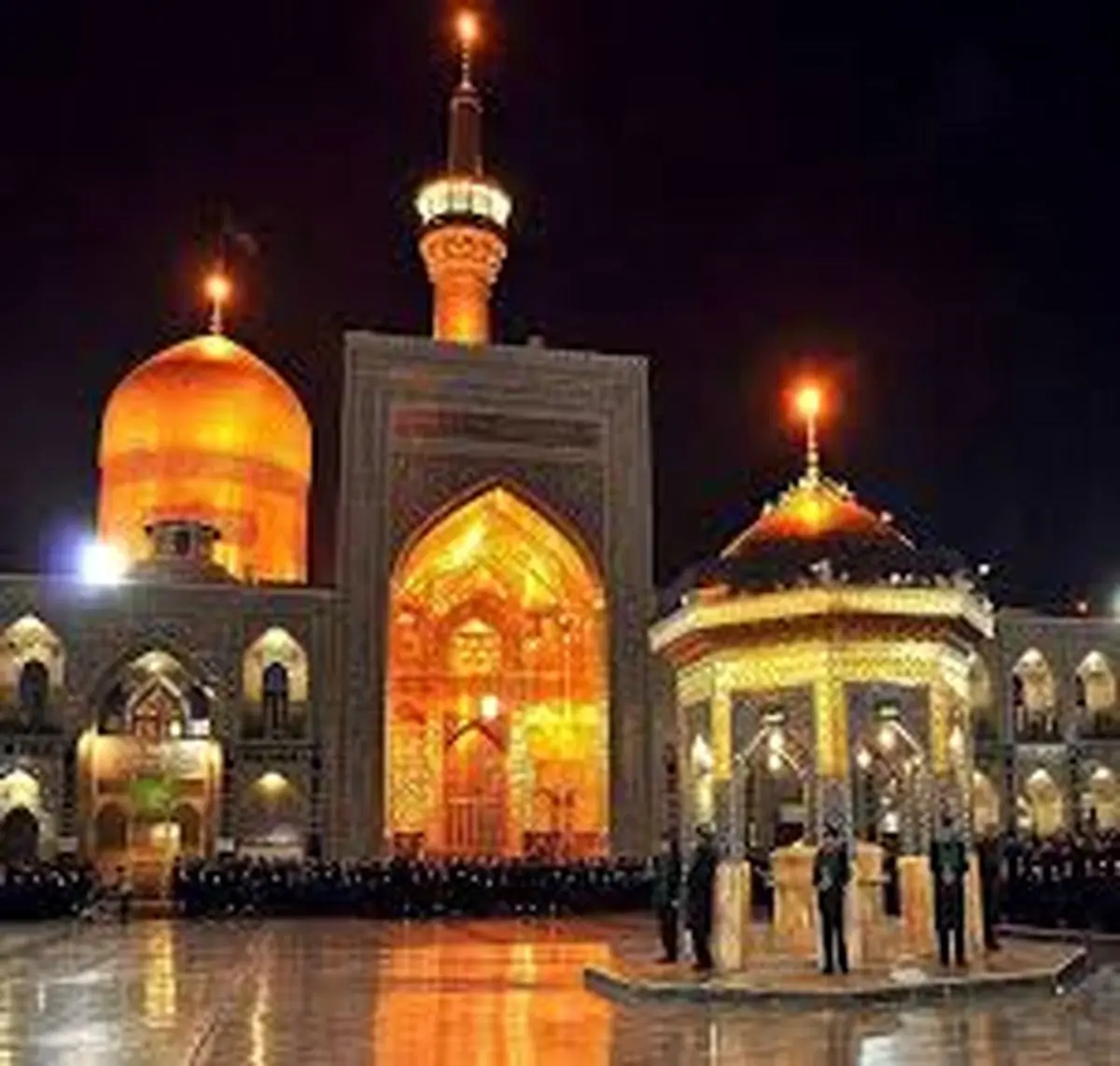 فیلم دیگر اعتراض افراطیون به بسته شدن حرم امام رضا (ع)