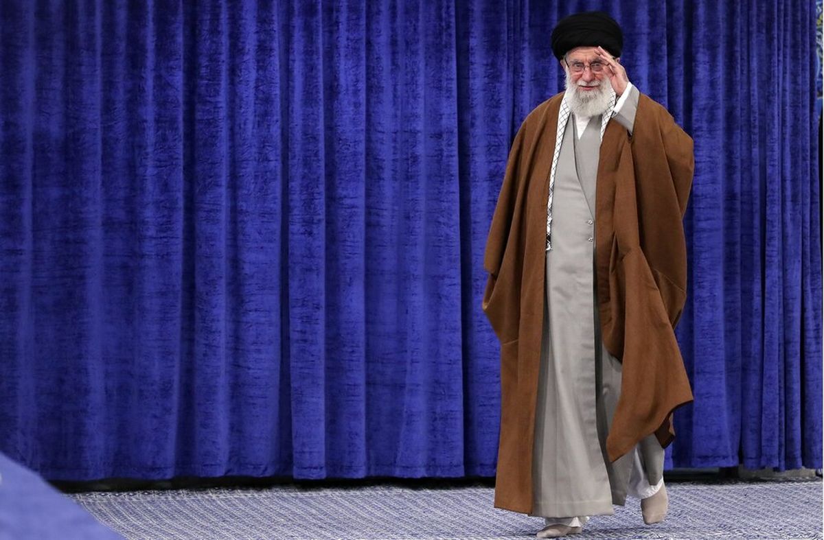 نقش بیبدیل رهبر انقلاب در مدیریت چالشها؛ از عینالاسد تا کرونا