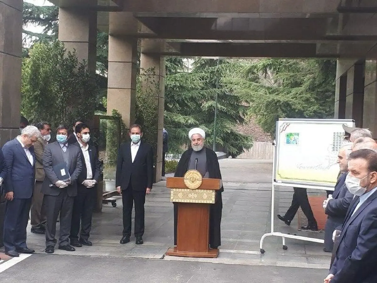 روحانی: در سخت‌ترین شرایط تحریمی بزرگترین طرح‌ها را افتتاح کردیم/ در اعلام شیوع کرونا صادقانه عمل کردیم/ فیلم حواشی جلسه هیات دولت