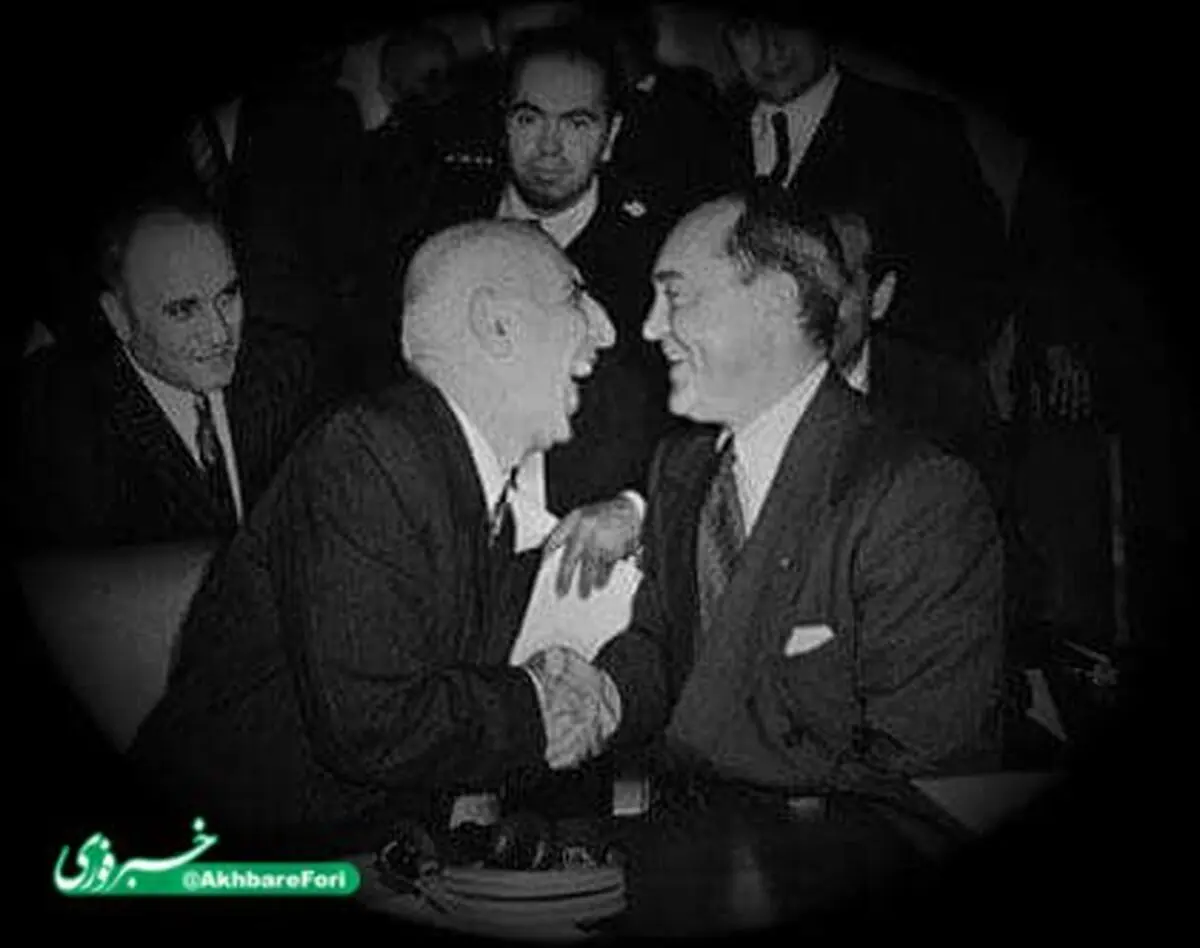 خنده‌های مصدق در برابر نماینده بریتانیا / فیلم پیام رهبر نهضت ملی ایران