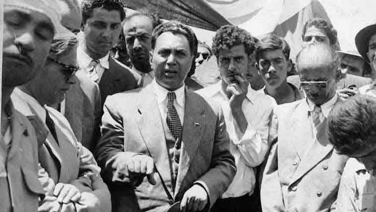 چگونه دادگاه لاهه در سال ۱۳۳۱ به حقانیت ایران در ماجرای مناقشه با انگلیس بر سر نفت رای داد؟ / روایت دکتر سنجابی را بخوانید