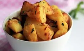 طرز تهیه‌ سیب‌زمینی تنوری در فر‌؛ کم‌کالری و سالم