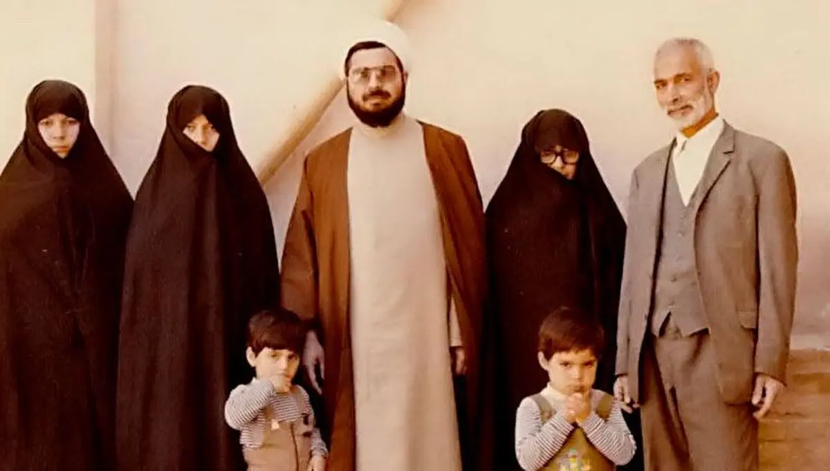خبر رسید پسر حسن روحانی فوت کرده / ظواهر نشان می‌دهد که احتمالاً در حال ور رفتن با اسلحه، از دست‌خودش در رفته