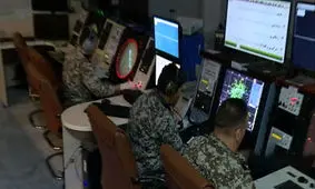 لحظه رهگیری جنگنده F۱۸ توسط پدافند هوایی ارتش در عمق ۵۰ متری زمین + فیلم