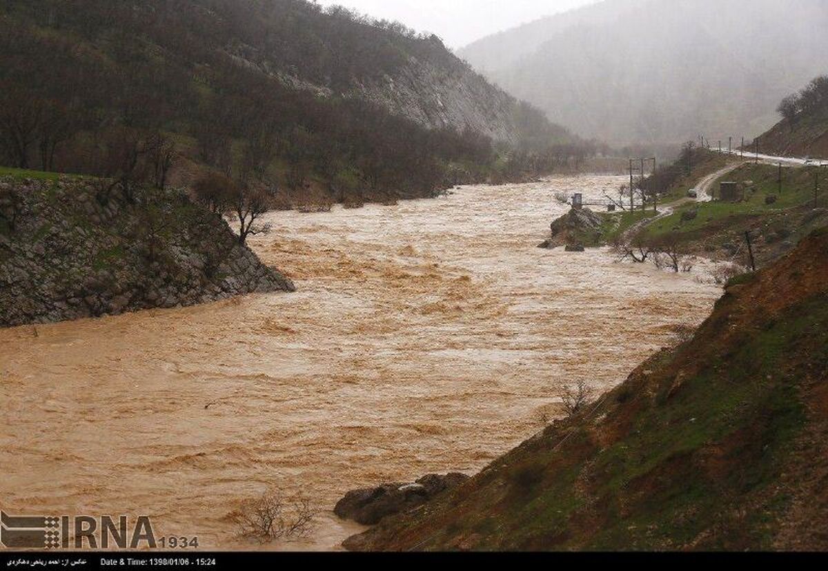بارشهای رگباری موجب سیلابی شدن رودخانه در کلات و بینالود شد