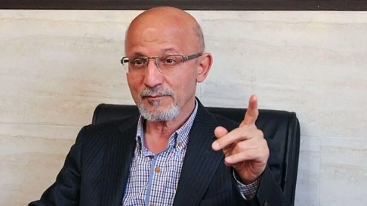 یک نماینده مجلس مدعی شد: امتناع لاریجانی از رساندن پیام نمایندگان به رهبری
