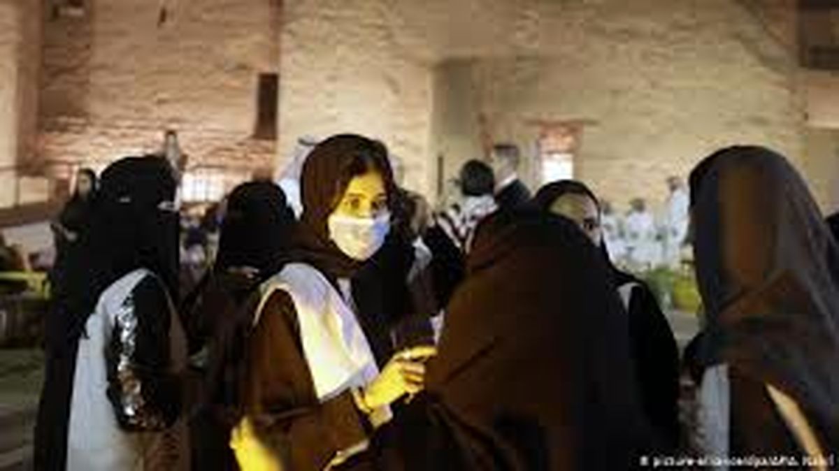 عربستان نقض‌کنندگان مقررات کرونا را زندانی می‌کند