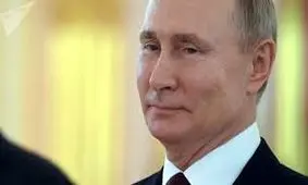 بازدید پوتین با لباس و ماسک مخصوص از مرکز درمان بیماران مبتلا به کرونا در مسکو / فیلم