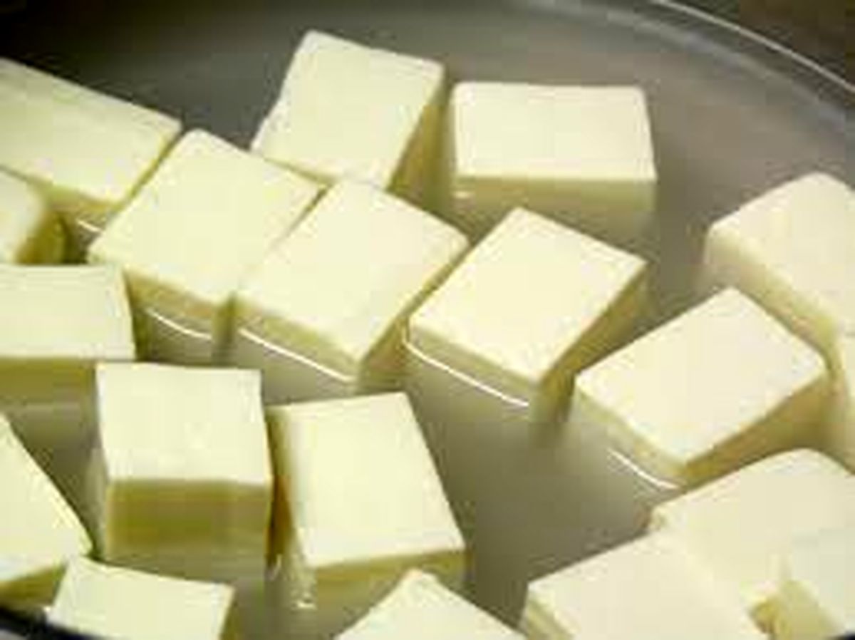 کشف 300کیلوگرم پنیر فاسد در بهشهر
