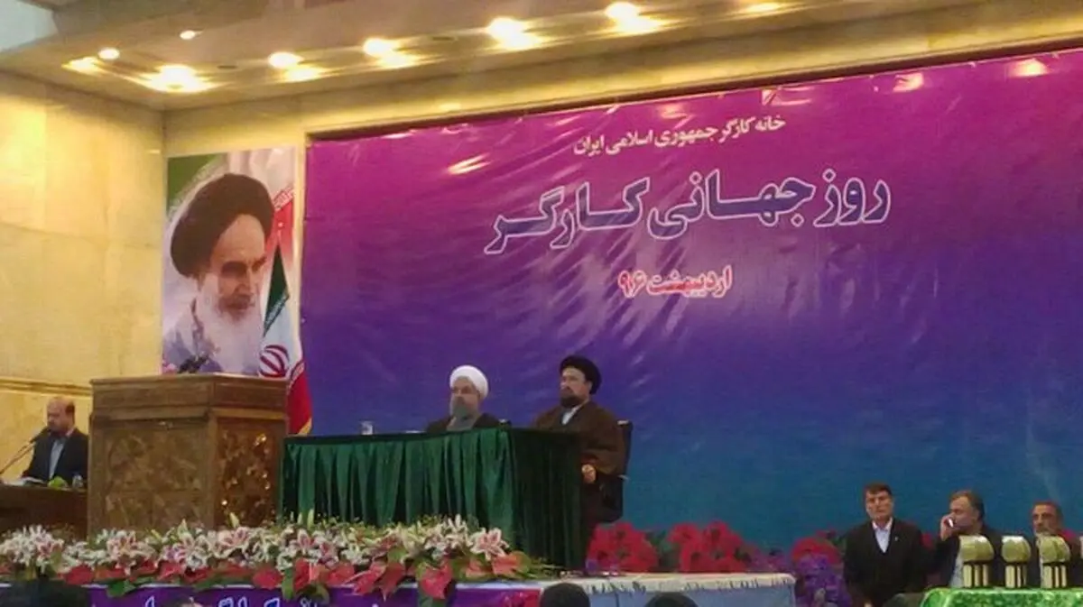 همراهی سید حسن خمینی با حسن روحانی در مراسم روز کارگر/ عکس