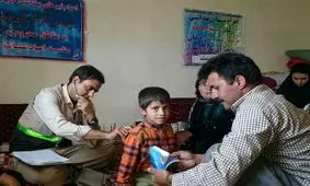 ۳ تیم پزشکی به منطقه محروم دلفان اعزام شد+ تصاویر