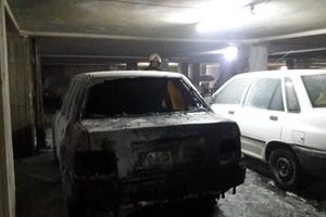 آتش گرفتن خودرو در پارکینگ مجتمع ۵۴ واحدی