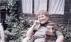 مرگ پری منصوری زن ایرانی سرشناس در لندن/علت مرگ