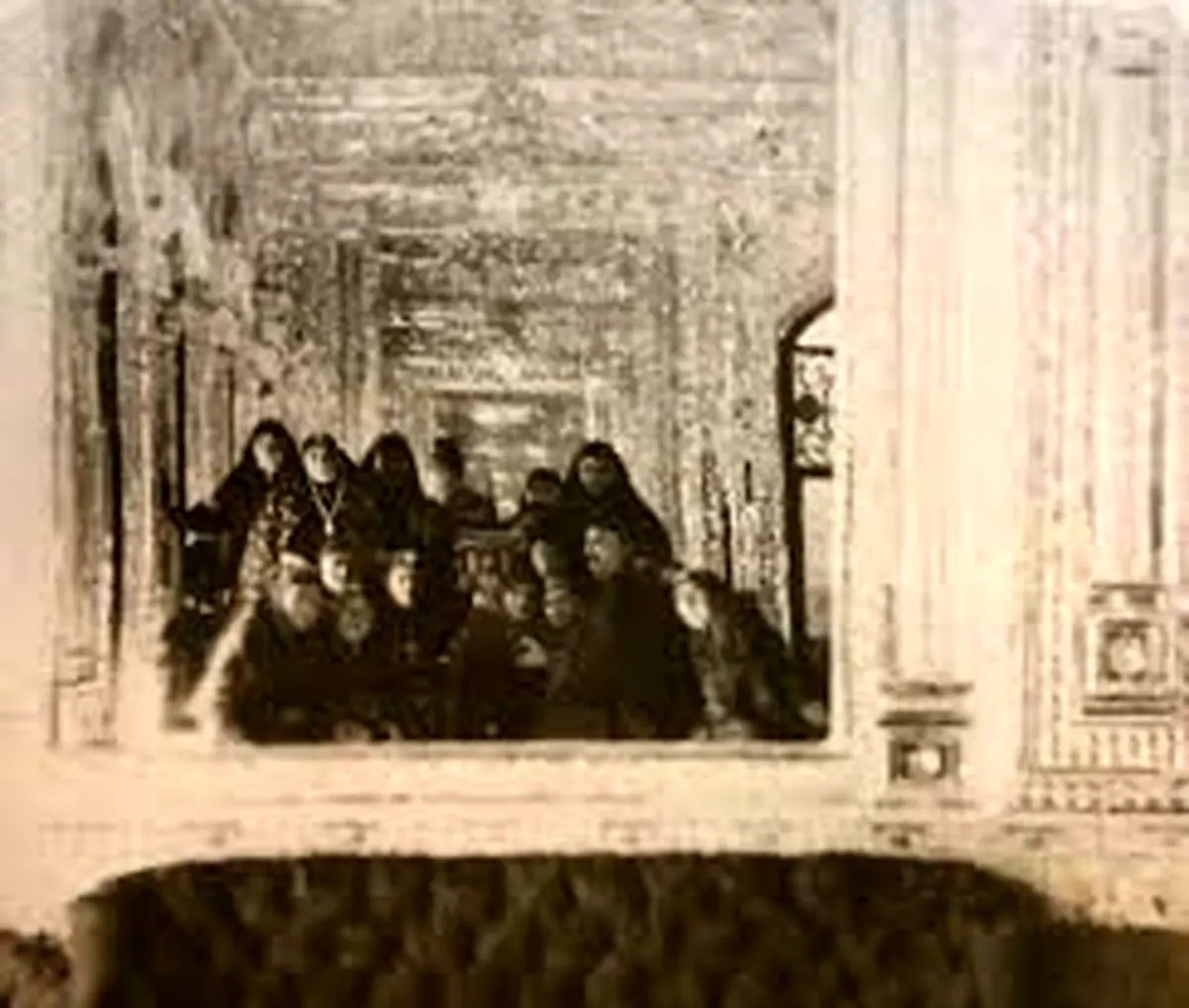 یادداشت‌های ناصرالدین‌شاه، جمعه ۲۳ فروردین ۱۲۶۸: رفتم بیرون دیدم محشر کبری است