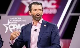 پسر ترامپ، نحوه ماسک زدن جو بایدن را مسخره کرد / عکس