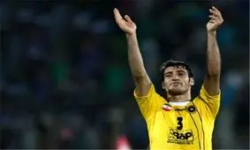 شکایت مدافع پرسپولیسی از مجری جنجالی