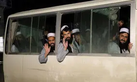 دولت کابل ۳۶۱ زندانی و طالبان ۲۰ زندانی را آزاد کرد/ استقبال آمریکا