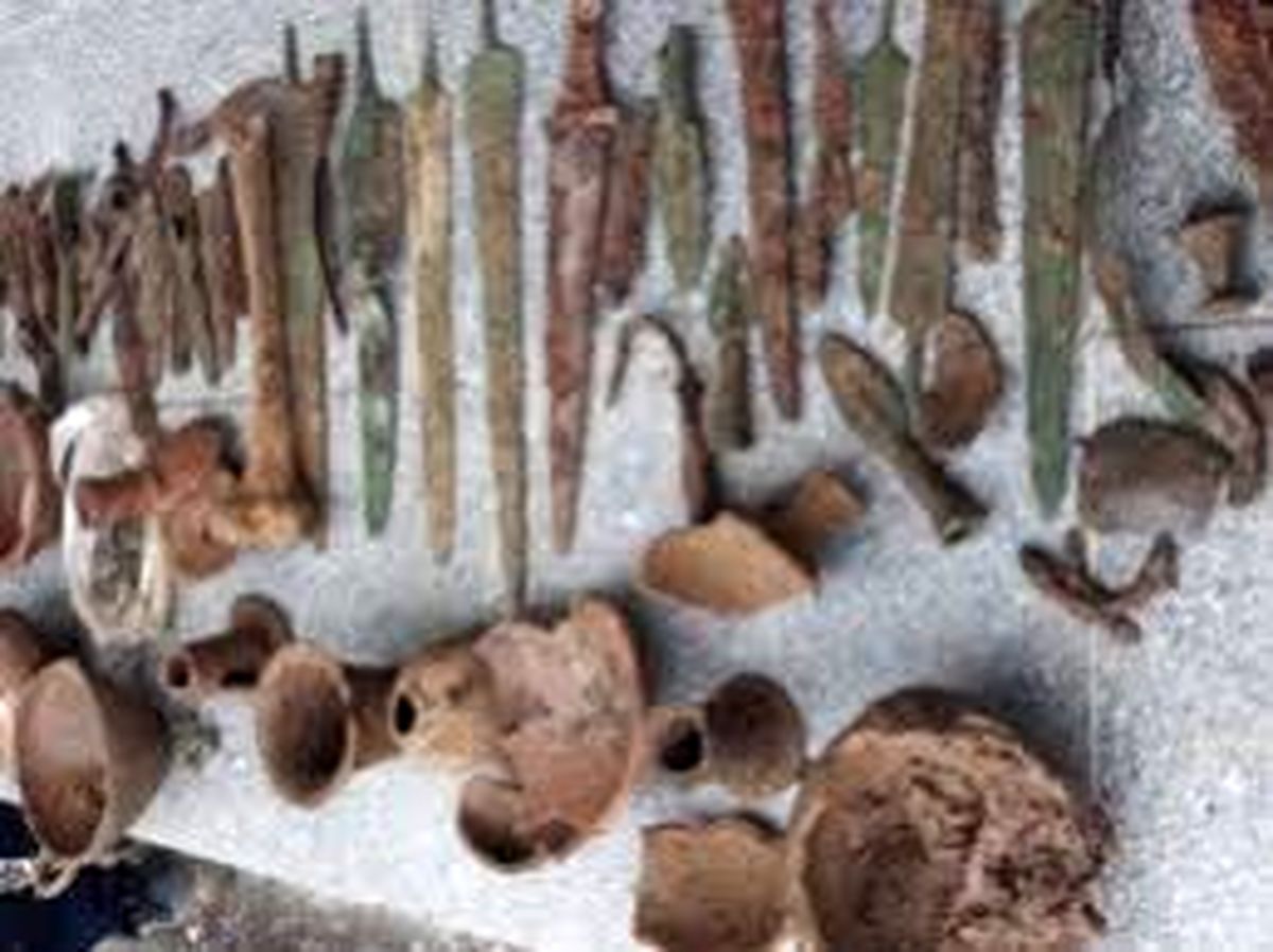 کشف اشیاء عتیقه 2 هزار ساله در کلاردشت