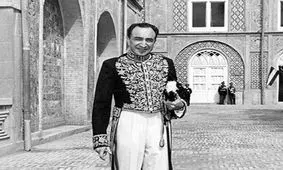 سفیر شوروی سر شام یک شمشیر به شاهنشاه تقدیم کرد!