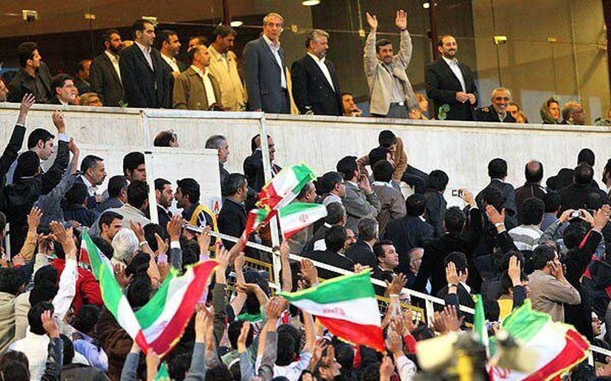 وقتی علی دایی، احمدی نژاد را به رختکن تیم ملی راه نداد!