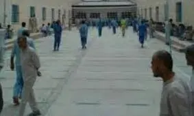 لحظه فرار زندانیان از زندان سقز کردستان / فیلم