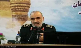سپاه از امت اسلامی حتی هزاران کیلومتر دورتر از مرزهای ایران دفاع می‌کند / رسالت سپاه با گذر زمان تغییر نمی‌کند