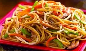 طرز تهیه نودل سبزیجات