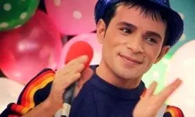 این مجری برنامه کودکان، غسال است