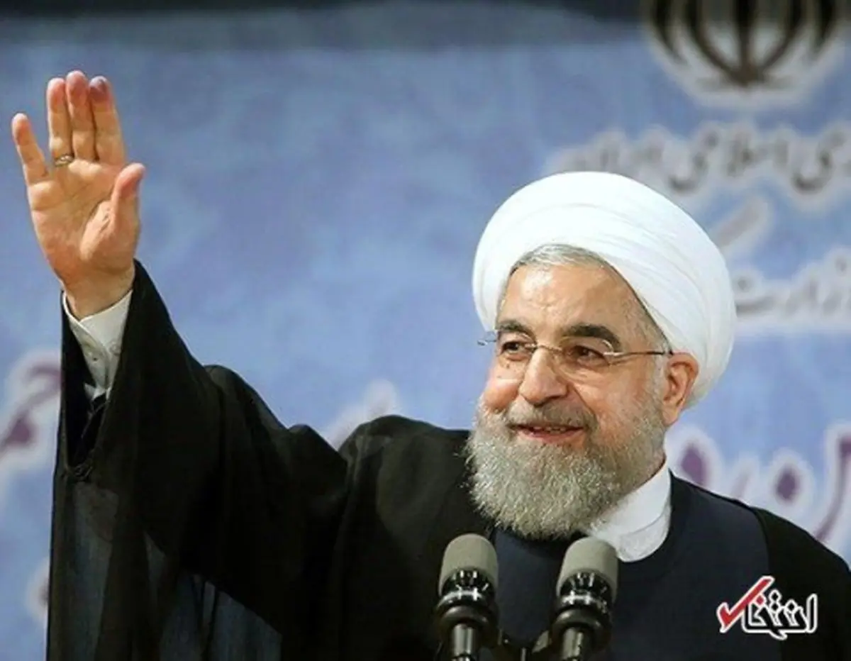 روحانی: برخی فکر می کنند افتتاح، چراغ لامپ است که ما بزنیم افتتاح شود/ کسانی که می گویند شغل درست می کنیم، در آن 8 سال امتحانشان را پس دادند