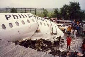 سقوط یک فروند هواپیما در فرودگاه مانیل