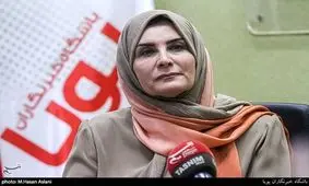 مجری مشهور به کودکان بازی یاد می‌دهد