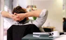 پشت میز نشین‌ها بخوانند