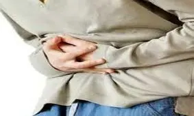 درد ناگهانی معده 10 علت می‌تواند داشته باشد