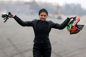 دختر موتور سوار ایرانی در آمریکا+ عکس