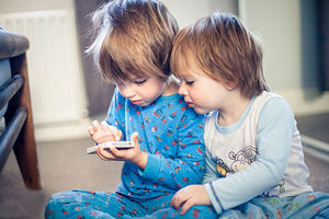 آیا از اثرات مخبر موبایل و وای‌فای روی بچه‌ها خبر دارید؟!