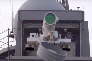 آزمایش تسلیحات لیزری پیشرفته آمریکا در پایگاه‌های خارجی
