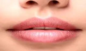 تغییر رنگ لب‌ می‌تواند نشانه کووید-۱۹ باشد؟